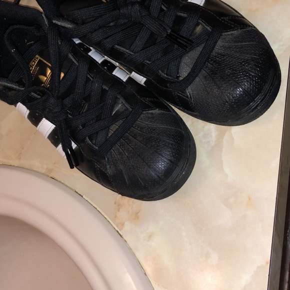 Adidas Shell Toe - Picture 3 of 3